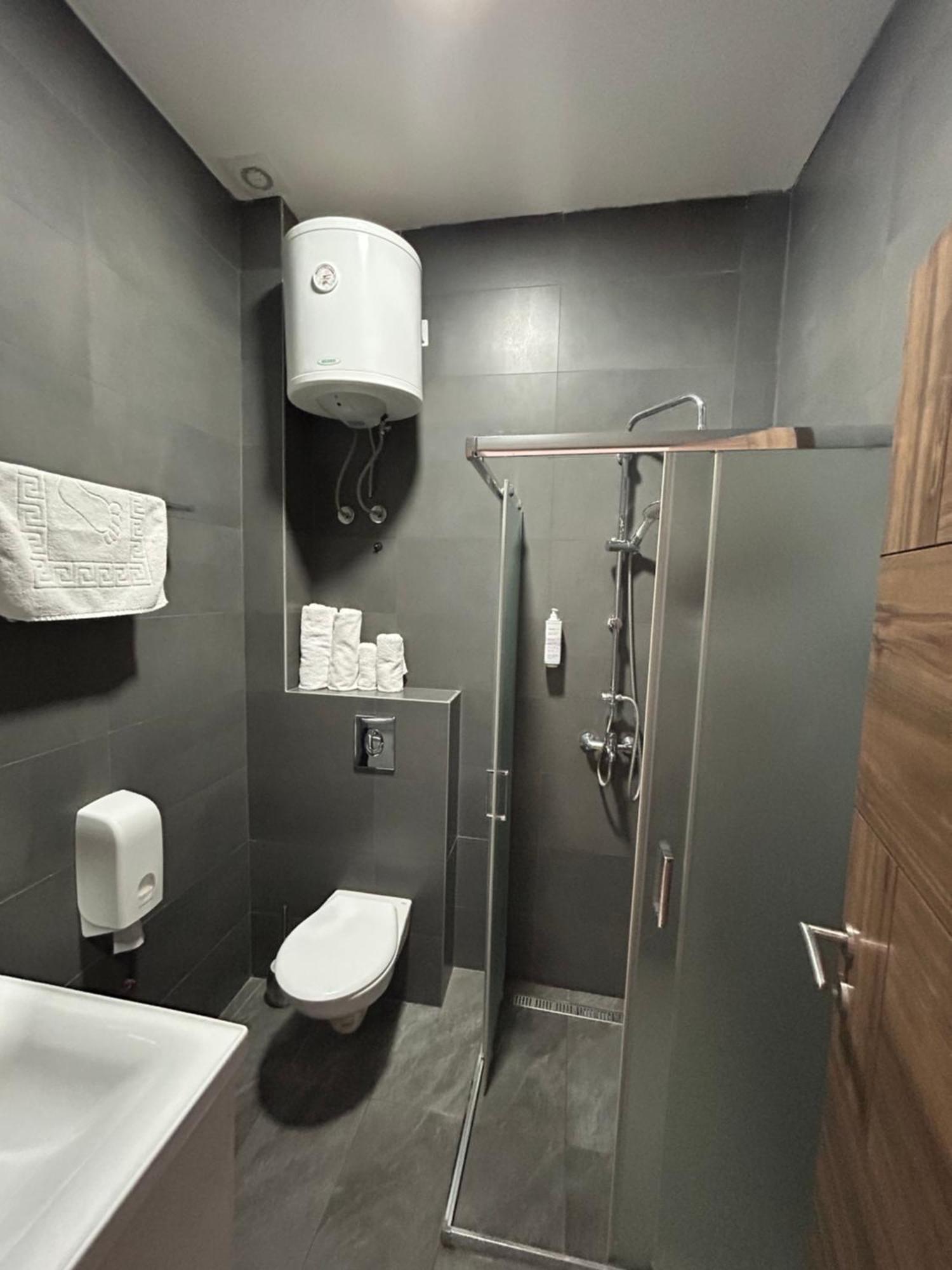 H.T Hotel Belgrad Exterior foto